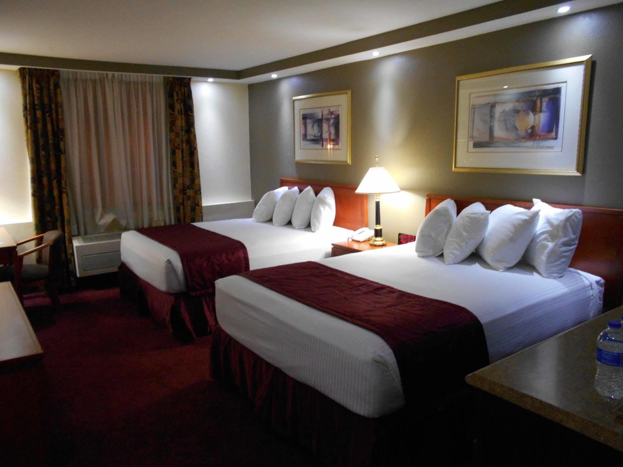 Best Host Inn Plaza Kansas City Exterior foto
